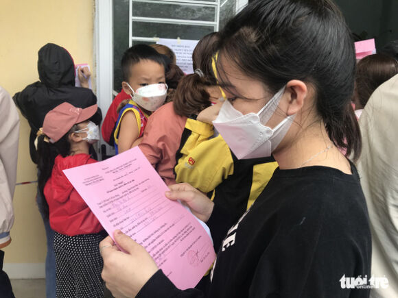 3 Chen Lan Di Xin Giay Xac Nhan Het Covid 19 O Da Nang