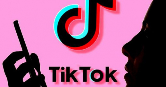 1 Tiktok Ngung Dich Vu Dang Tai Video Moi Tai Nga Nham Tuan Thu Luat Chong Tin Gia