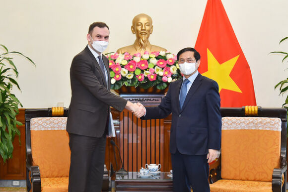 1 Viet Nam Cam On Ba Lan Ho Tro So Tan 2000 Nguoi Viet Tu Ukraine