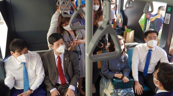 3 Buyt Dien Co Lon Dau Tien O Tp Hcm Van Hanh