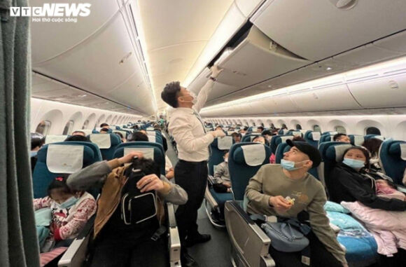 9 Anh 287 Nguoi Viet O Ukraine Tren Chuyen Bay Ve Nuoc