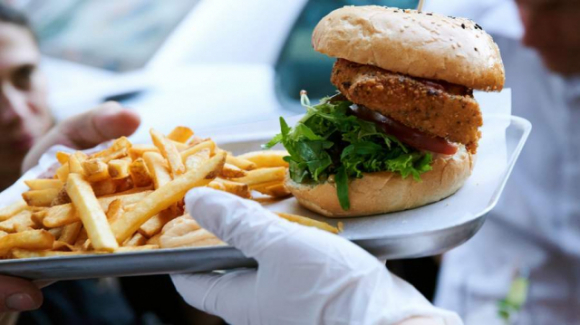 2 Ai Se The Chan Mcdonalds O Nga