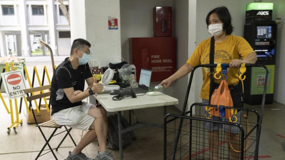 2 Nhieu Nguoi F0 Van Ra Duong Di Lai Khap Noi Xu Sao