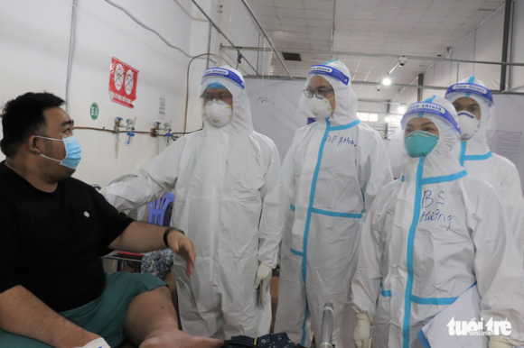 1 Tphcm Ca Covid 19 O 3 Tang Vuot Giai Doan Thang 12 2021 Bv Hoi Suc Ngung Nhan Benh