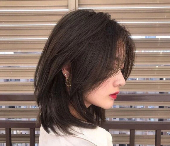 Bác hàng xóm đột ngột mang 20 cây vàng qua nhờ tôi cầm giúp và sau đó là cuộc cãi nhau dữ dội phía nhà bác vọng sang