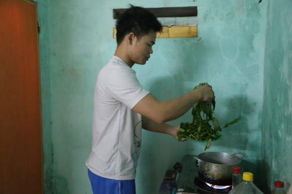 1 Bao Gia Bua Com Cong Nhan De Sen Tung Cong Rau