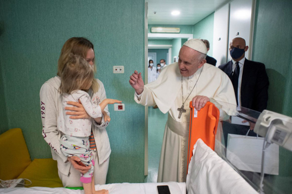 1 Giao Hoang Vao Benh Vien O Vatican Tham Tre Em Ti Nan Ukraine