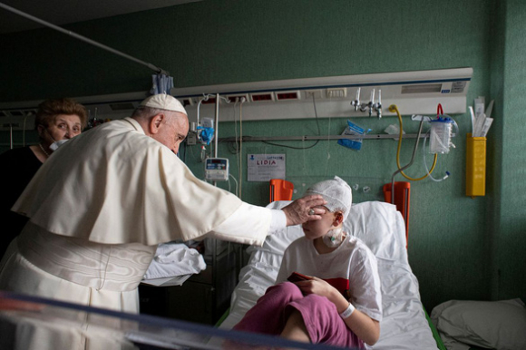 2 Giao Hoang Vao Benh Vien O Vatican Tham Tre Em Ti Nan Ukraine