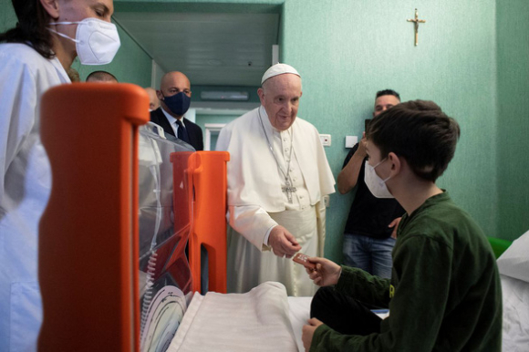 3 Giao Hoang Vao Benh Vien O Vatican Tham Tre Em Ti Nan Ukraine