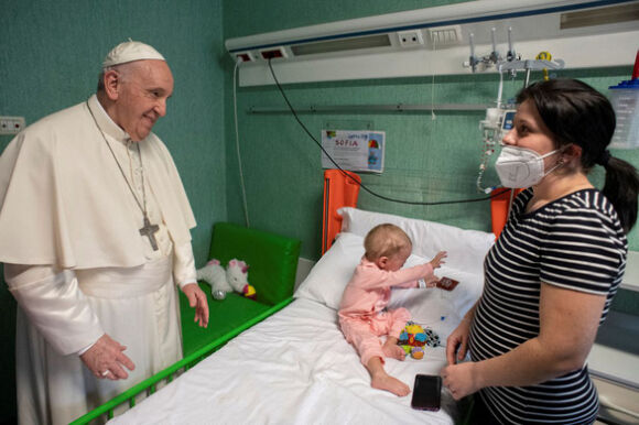 4 Giao Hoang Vao Benh Vien O Vatican Tham Tre Em Ti Nan Ukraine