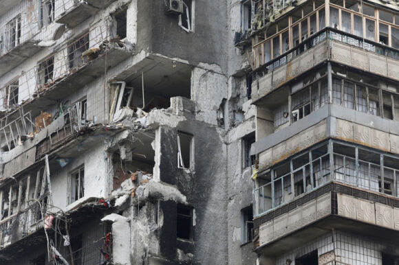 2 Chao Lua Mariupol Giua Bom Dan Va Toi Hau Thu