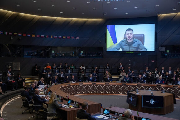 1 Tong Thong Ukraine Keu Goi Nato Vien Tro Quan Su Khong Gioi Han