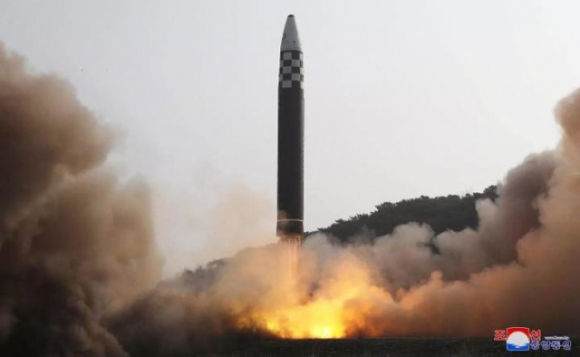 7 Ong Kim Jong Un Nhu Trong Phim Hollywood Khi Ra Lenh Phong Ten Lua Dan Dao