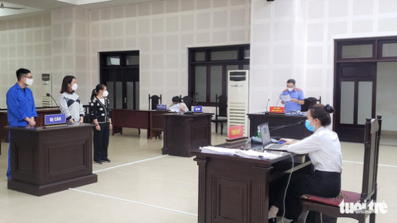 2 Nu Giam Doc Va Phien Dich Bao Lanh Chuyen Gia Dom Nguoi Trung Quoc Nhap Canh Trai Phep