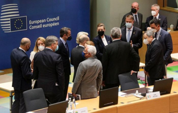 10 My Va Phuong Tay Sap Ap Lenh Trung Phat Dia Nguc Voi Nga