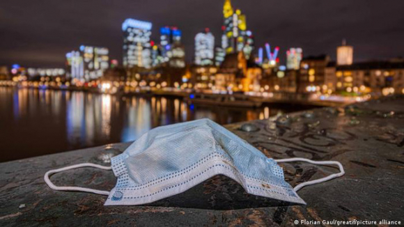 1 Duc Noi Long Hang Loat Han Che Covid 19