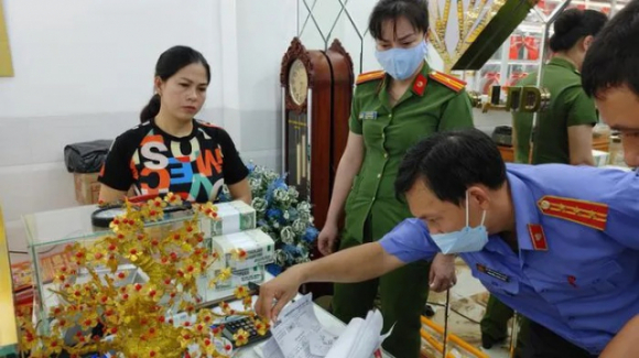 1 Tiem Vang Bi Nghi Tron Thue Khi Giao Dich Hon 6000 Ti Dong Bo Tai Chinh Noi Gi