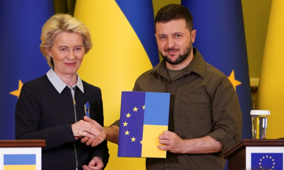 1 Eu Xuc Tien Xem Xet Ket Nap Ukraine