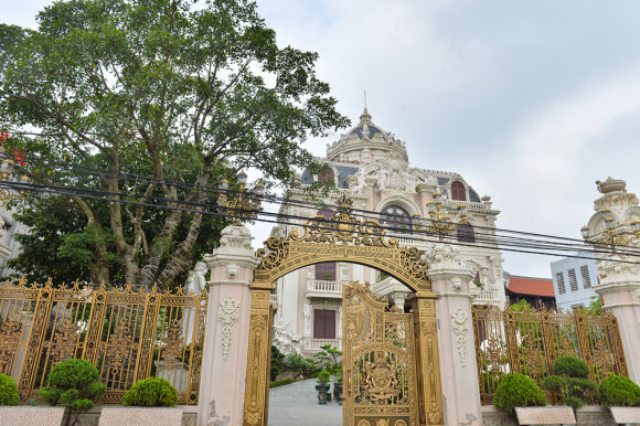 5 Ve Lang Ty Phu O Nam Dinh Ngam Nhung Toa Lau Dai Moc San Sat Nghe Chuyen Con Trai Xay Dinh Thu Tang Bo Me