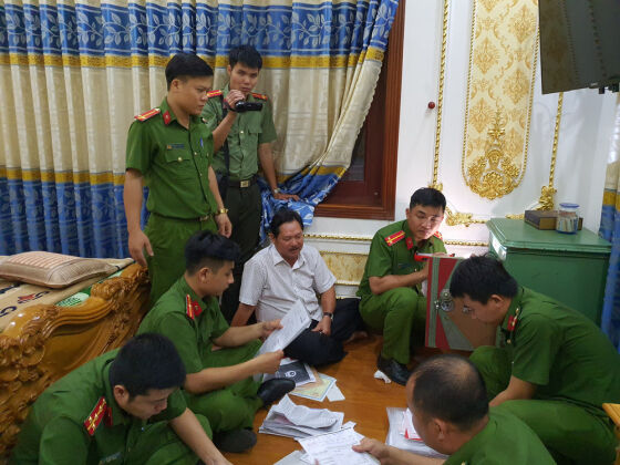 3 Nu Dai Gia   Vo Cua Dien Vien Kha Noi Tieng Cho Vay Nang Lai Hon 900 Ty