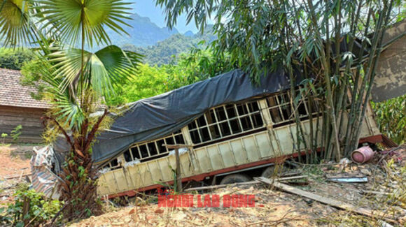 1 Vu Xe Tai Lao Thang Vao Nha Khien 3 Nguoi Chet Ca Nha Vua Xong Bua Toi