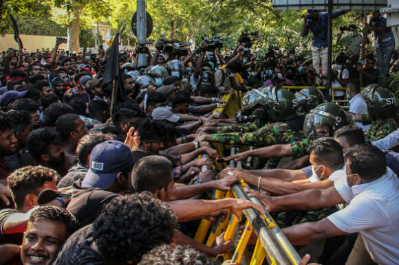 1 Hang Ngan Nguoi Bao Vay Nha Thu Tuong Sri Lanka