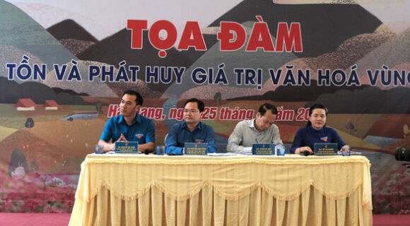 2 Mong Du Khach Den Ha Giang Khong Cho Tien Tre Nho