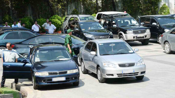 2 Xe Cong Noi Dung Khong Het Cho Muon Mua Them