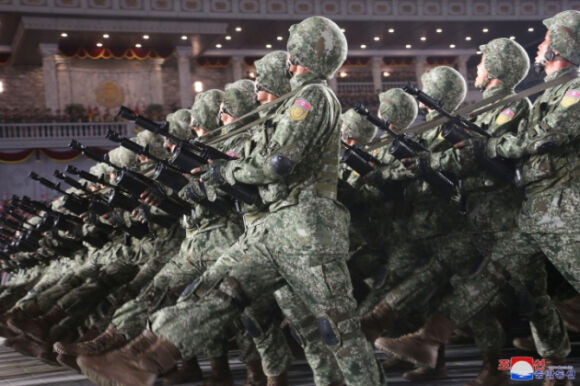 12 Trieu Tien Duyet Binh Voi Dan Ten Lua Khong Lo