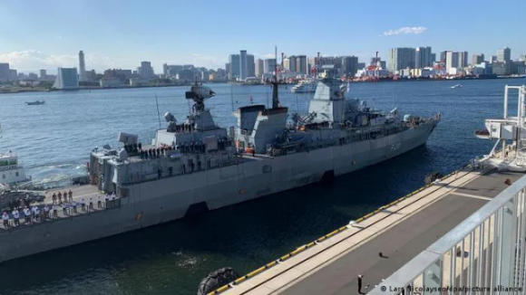 2 Dang Sau Chuyen Tham Nhat Ban Cua Thu Tuong Duc Trong Boi Canh Bat On Dia Chinh Tri