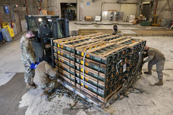 1 Quoc Hoi My Thong Qua Co Che Cap Vu Khi Giong The Chien Ii Cho Ukraine