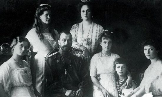 Sa hoàng Nga cuối cùng: Mở lại bí ẩn Cuộc thảm sát của ĐCS Liên Xô