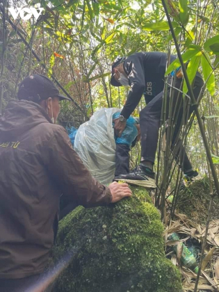 1 Hy Huu Nguoi Phu Nu Song Sot Sau 7 Ngay Roi Xuong Vuc Sau Tai Yen Tu