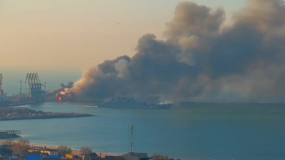 1 Ukraine Pha Huy Hai Tau Nga Dong Cua Nhieu Cang Bien