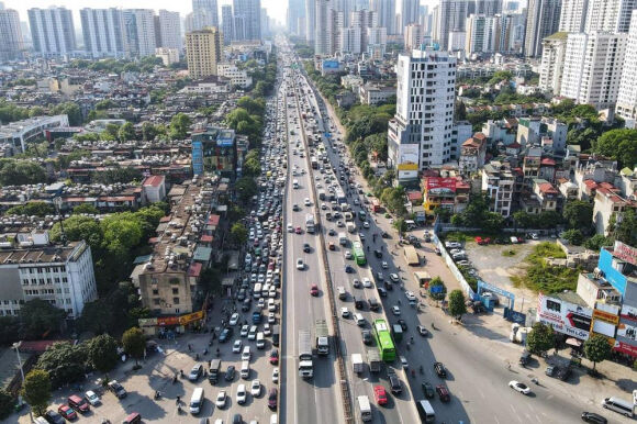 7 Dong Phuong Tien Un Un Do Ve Ha Noi Sau Ky Nghi Le Tre Con Met Nhoai Theo Cha Me Nhich Tung Met De Vao Noi Do