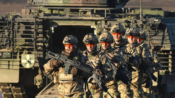 1 Duc De Ngo Kha Nang Dieu Quan Den Bosnia Giua Cang Thang Ukraine