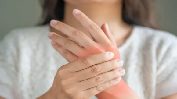 1 Nguoi Bi Dau Khop Nen Tranh Xa Nhung Thuc Pham Nay