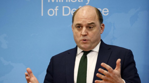 2 Phuong Tay Du Doan Putin Se Chinh Thuc Tuyen Chien Voi Chu Nghia Phat Xit Vao Ngay 95