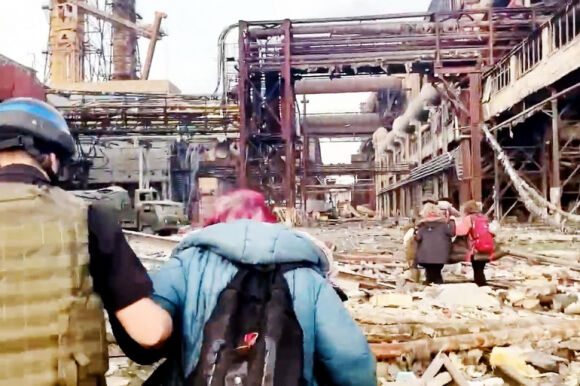 1 Tong Thong Ukraine Noi Chao Lua Mariupol Bi Pha Huy Hoan Toan