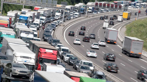 1 Nguoi Dan Eu Co Quyen Kien Chinh Phu Neu Khong Khi Qua O Nhiem