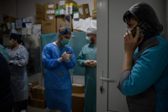 1 Cau Chuyen Cua Bac Si Ukraine Dieu Tri Cho Binh Si Nga Bi Thuong