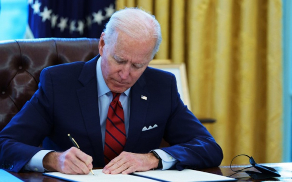 1 My Hoi Sinh Dao Luat Tu The Chien Ii De Tang Toc Bom Vu Khi Cho Ukraine