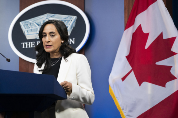 1 Canada Co The Tro Thanh Doi Tac Phong Thu Ten Lua Cua My