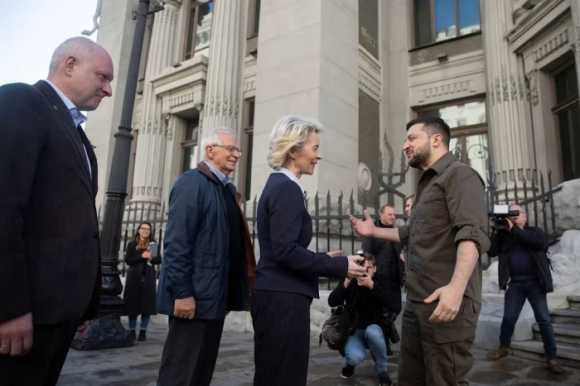 5 Ai Se Tra Tien De Ukraine Tai Thiet Hau Chien