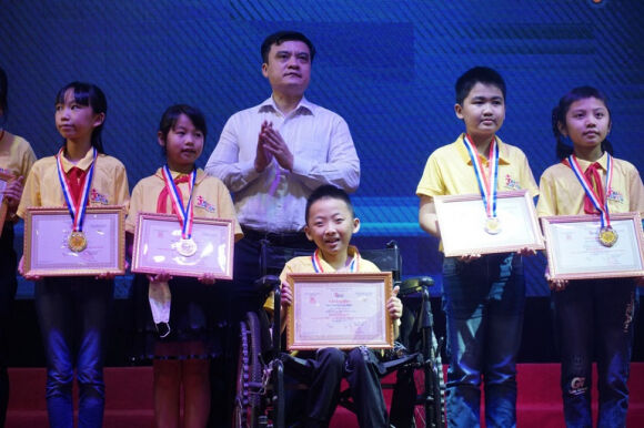 7 Hoc Sinh Phu Tho Bac Ninh Duoc Vinh Danh La Trang Nguyen Tieng Viet