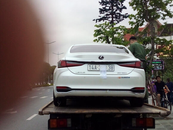 8 Can Canh Biet Phu Trieu Do Va Dan Xe Sang Cua Nguyen Chu Tich Tp Ha Long