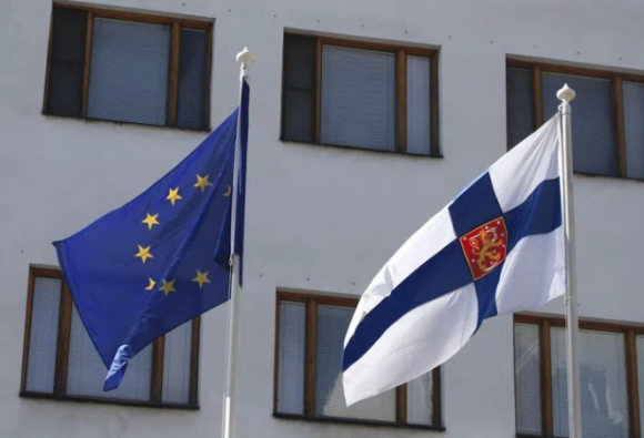 1 Nga Tra Dua Phan Lan