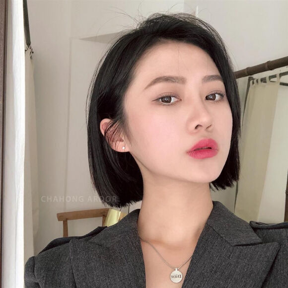 4 4 Kieu Toc Ngan Khong Can Cat Mai Van Giup Mat Thanh Thoat Nhin Goc Nao Cung Xinh