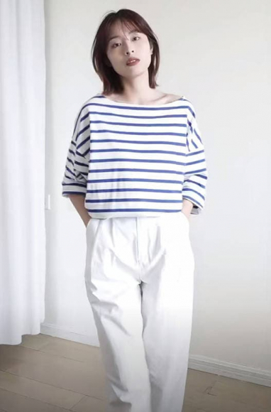 4 Hay Luon Giu 3 Chiec Ao Phong Nay Sau Tuoi 40 Chung Dien Voi Quan Vay Rat Dep Va Du Thoi Trang Cho Ca Mot Mua He