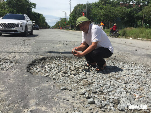 1 Chi Chit O Voi O Ga Tren Tuyen Duong Dan Xuong Khu Du Lich Bien Loc Ha